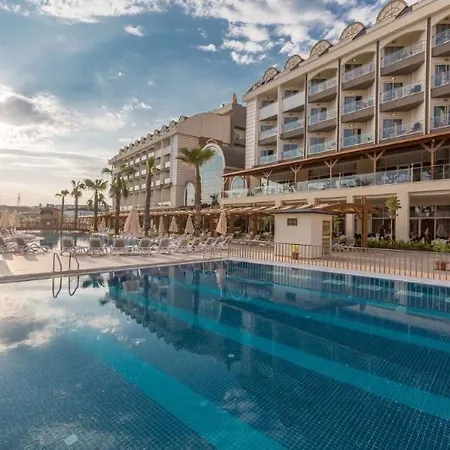 Mary Palace & Hotel 4*
